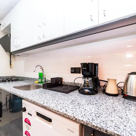 Daire Charming Flat 2 Min To Beach In *