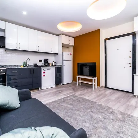 Charming Flat 2 Min To Beach In Apartment Antalya